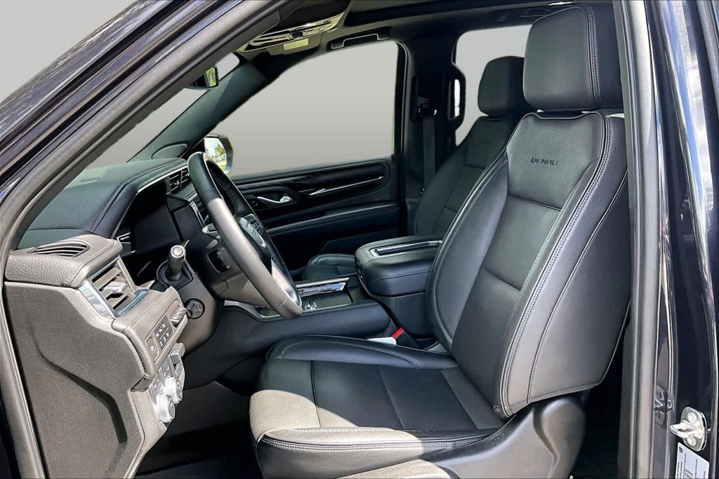 Used 2023 Silver GMC Denali image 8