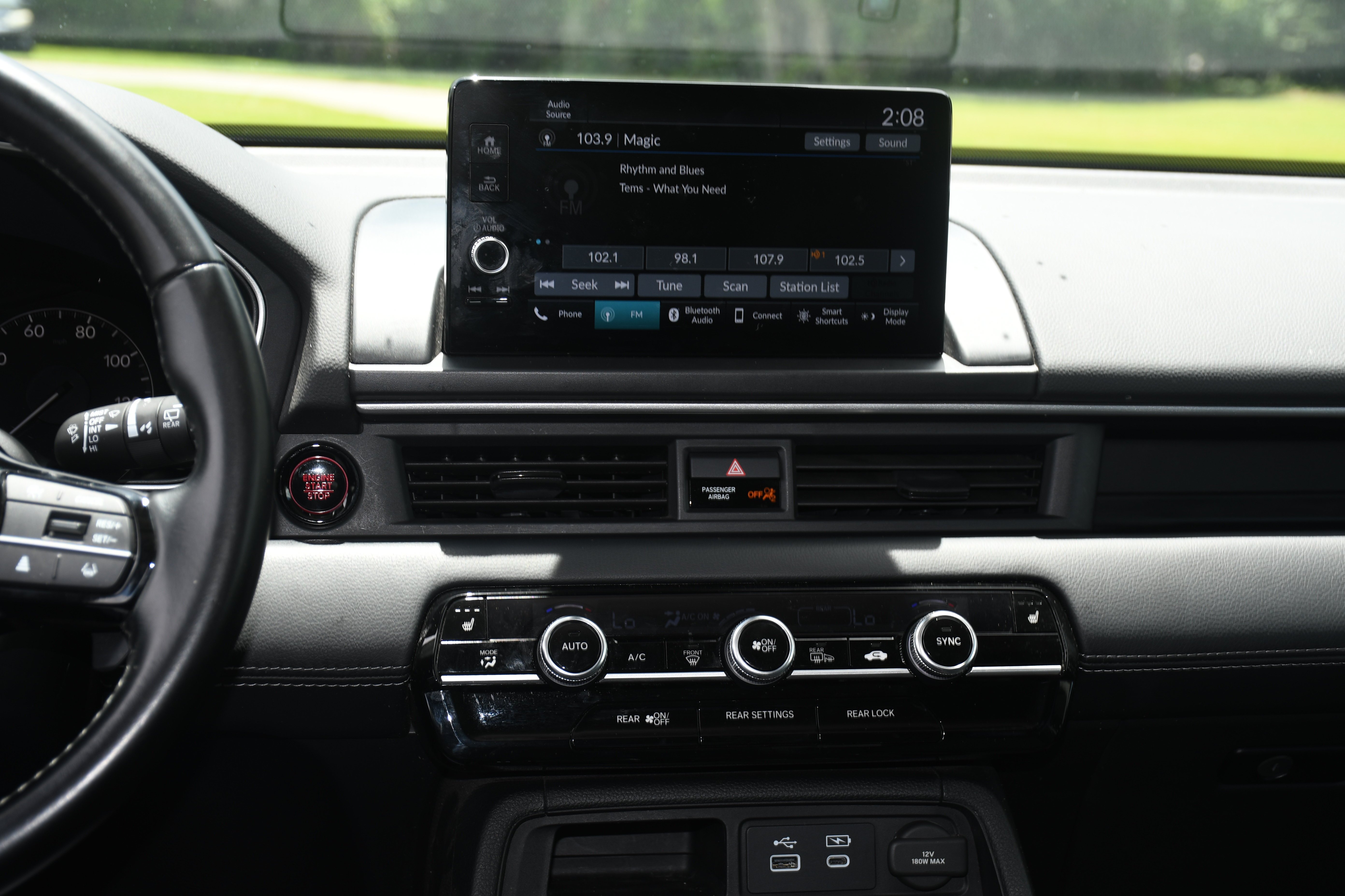 Used 2025 Black Honda EX-L image 17