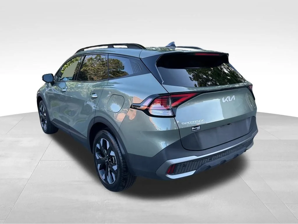 Used 2024 Green Kia X-Line image 3