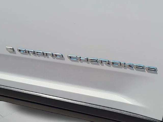 Used 2024 White Jeep LIMI image 36
