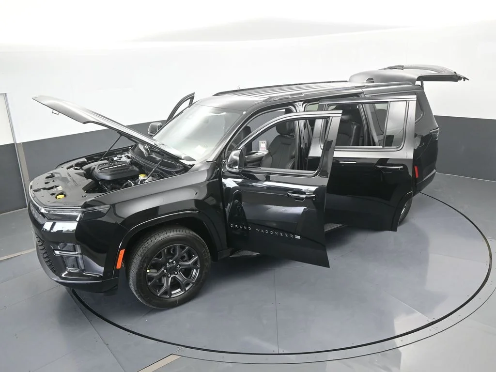 New 2026 High Gloss Black Exterior Paint Jeep Limited Altitude image 63