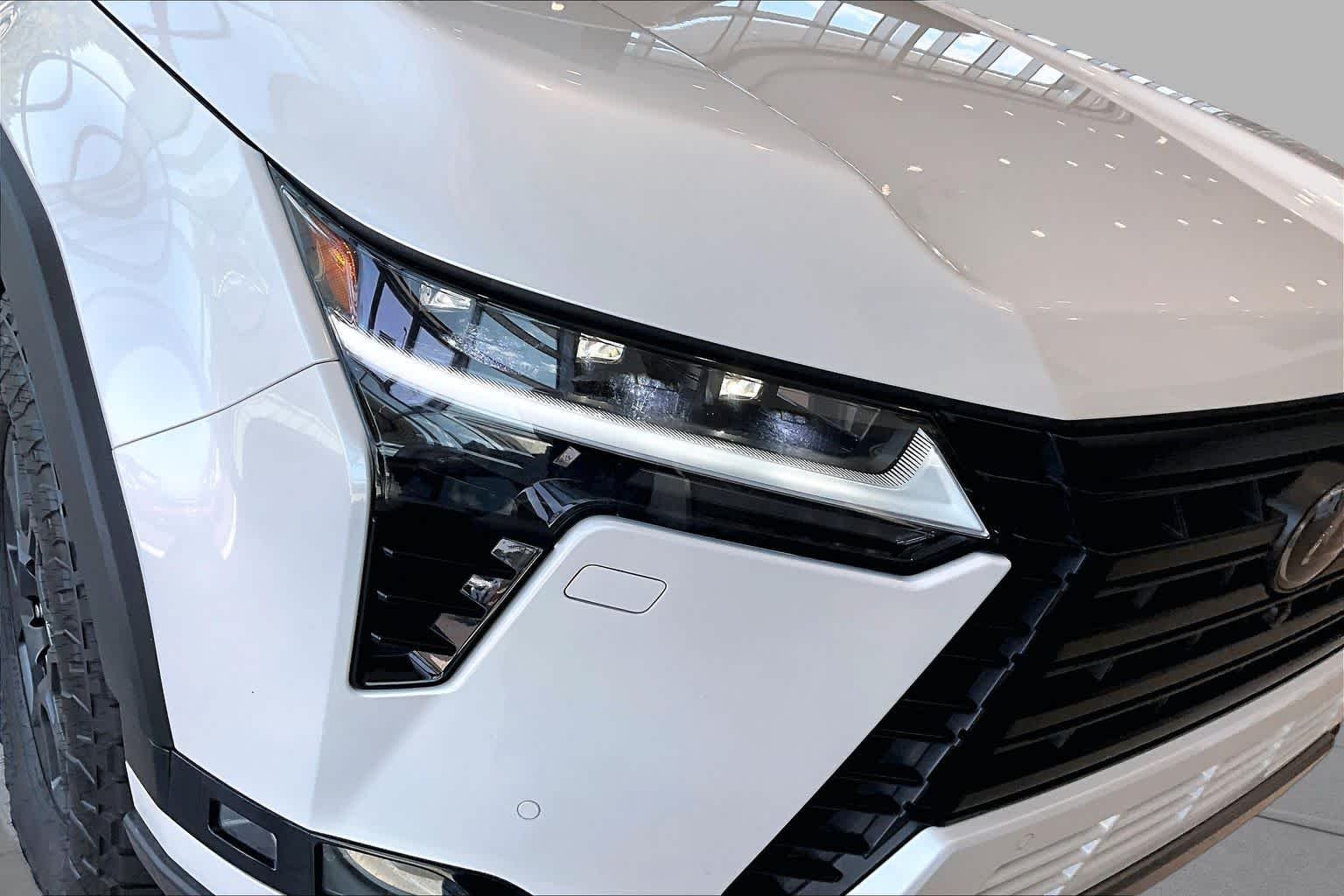 Used 2024 Eminent White Pearl Lexus Overtrail image 25