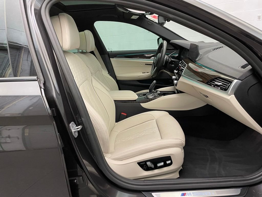 Used 2020 Gray BMW M550i xDrive image 28
