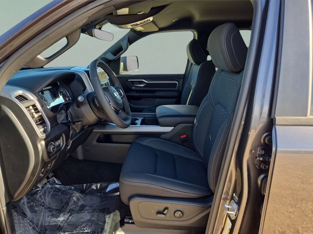 New 2026 Granite Crystal Metallic Clear-Coat Exterior Paint RAM Big Horn/Lone Star image 21