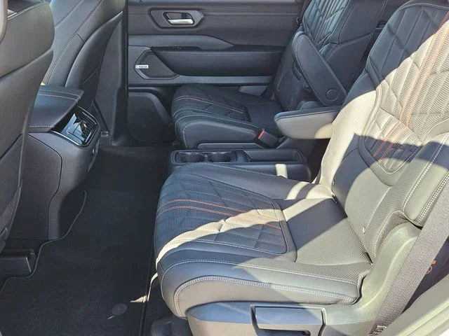 2026 Nissan Armada PRO-4X - Photo 7