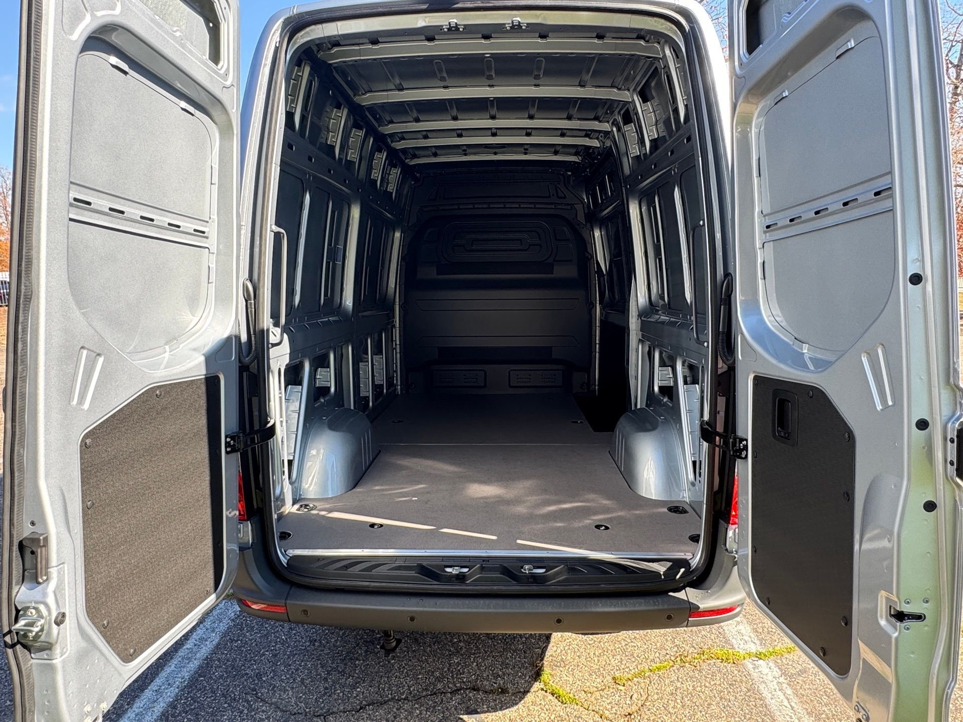 New 2026 High-tech silver metallic Mercedes-Benz Cargo 144 WB image 25