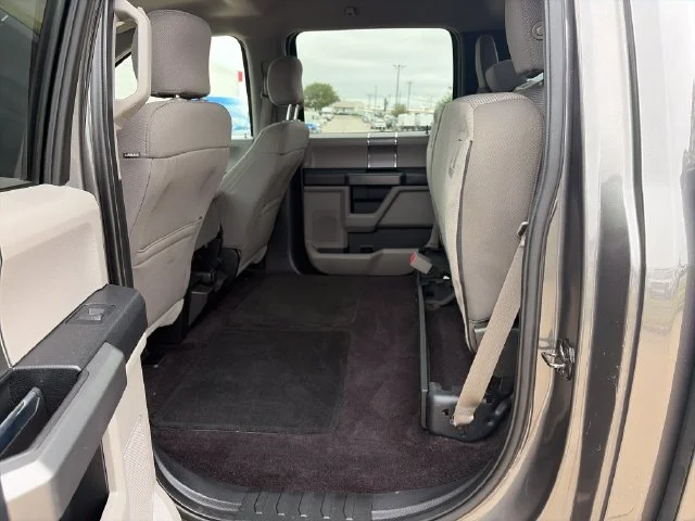 Used 2017 Gray Ford XLT image 32