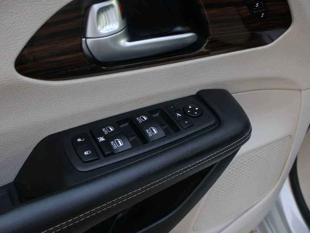 2024 Chrysler Pacifica Limited - Photo 17
