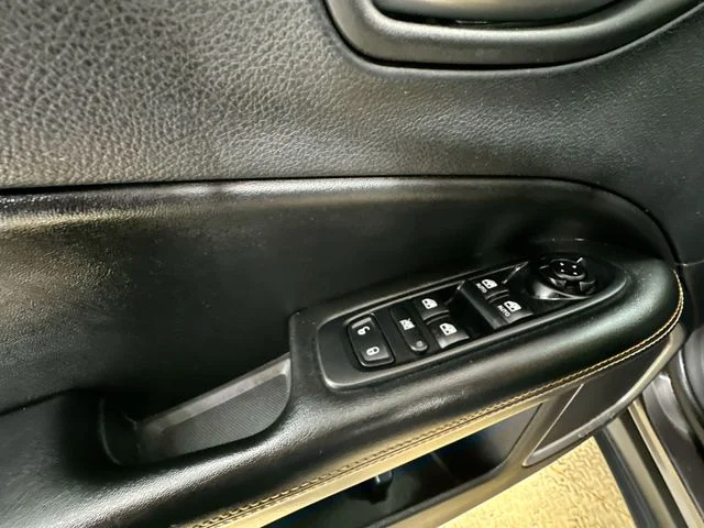 Used 2019 Gray Jeep Latitude image 16