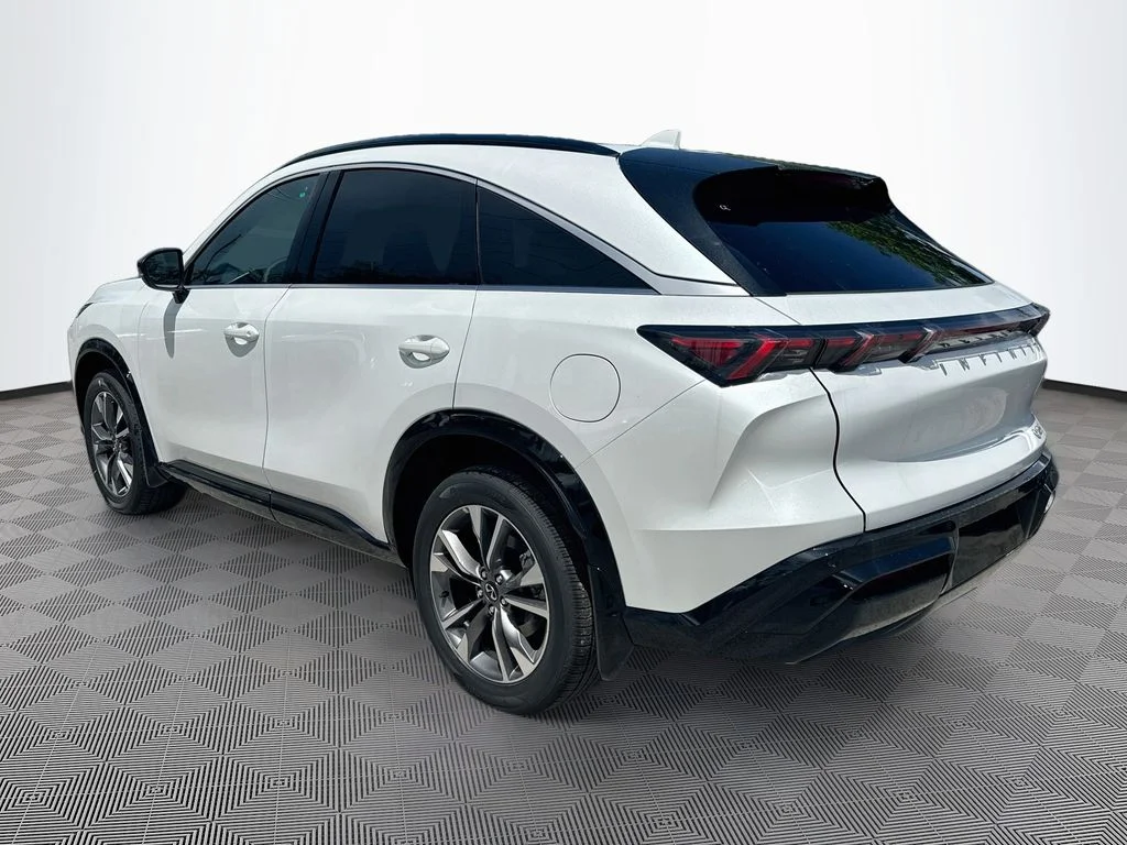 New 2027 White INFINITI LUXE image 7