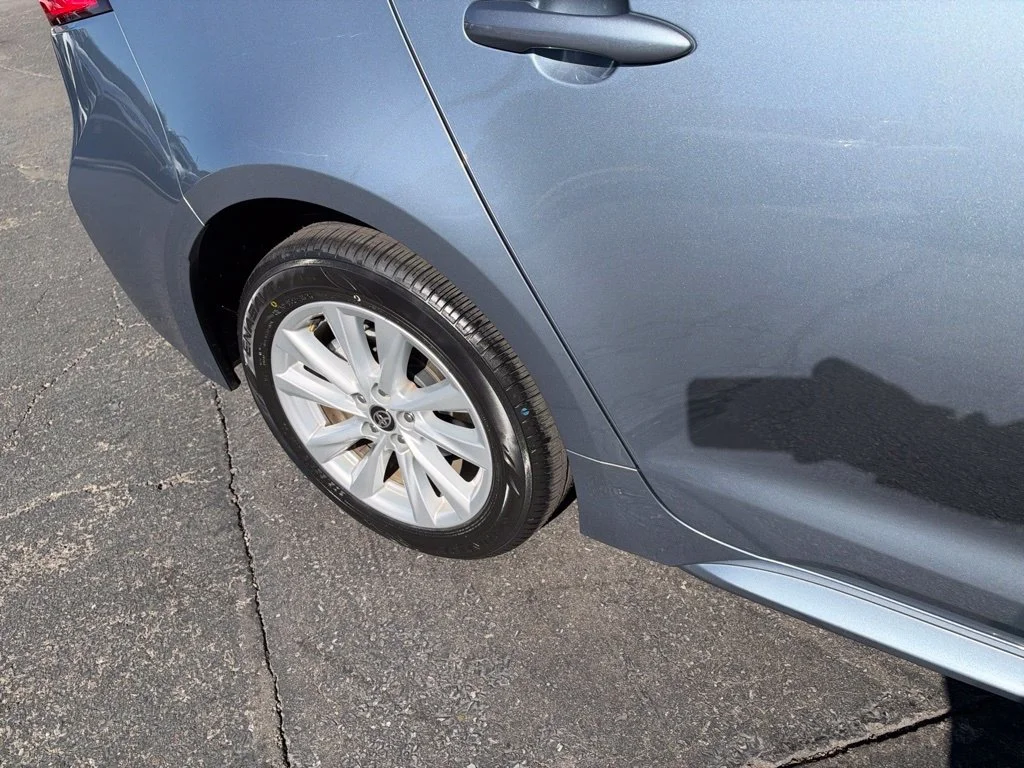 Used 2025  Toyota LE image 22