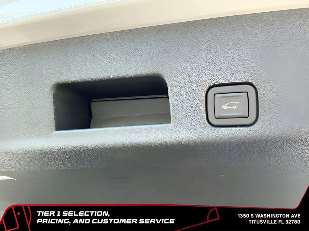 New 2026 Summit White GMC Elevation image 21