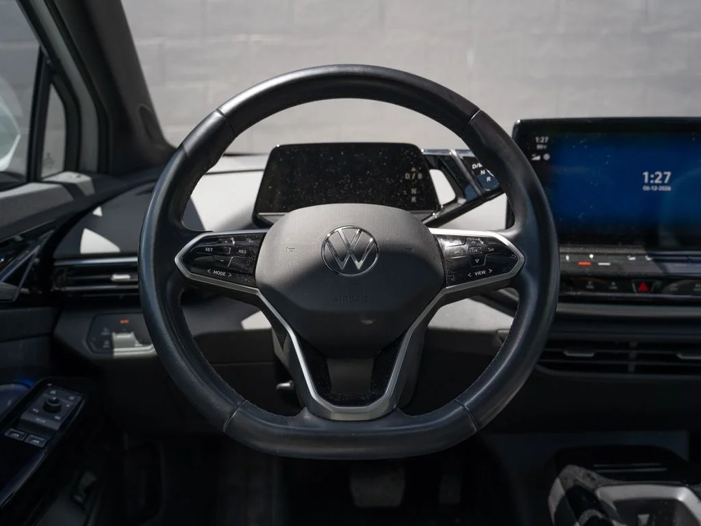 Used 2022 White Volkswagen Pro S image 23