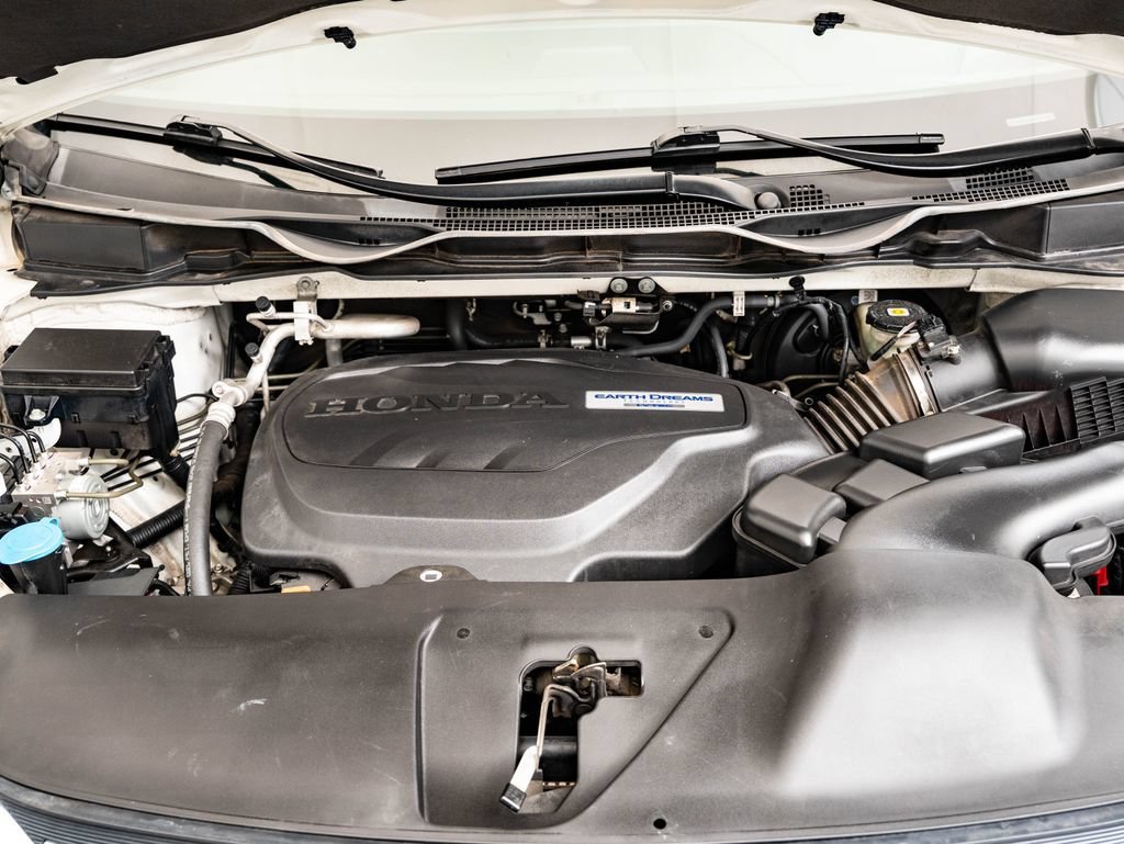Used 2019 White Honda EX-L image 52