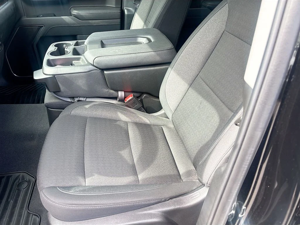 Used 2025 Onyx Black GMC Elevation image 20