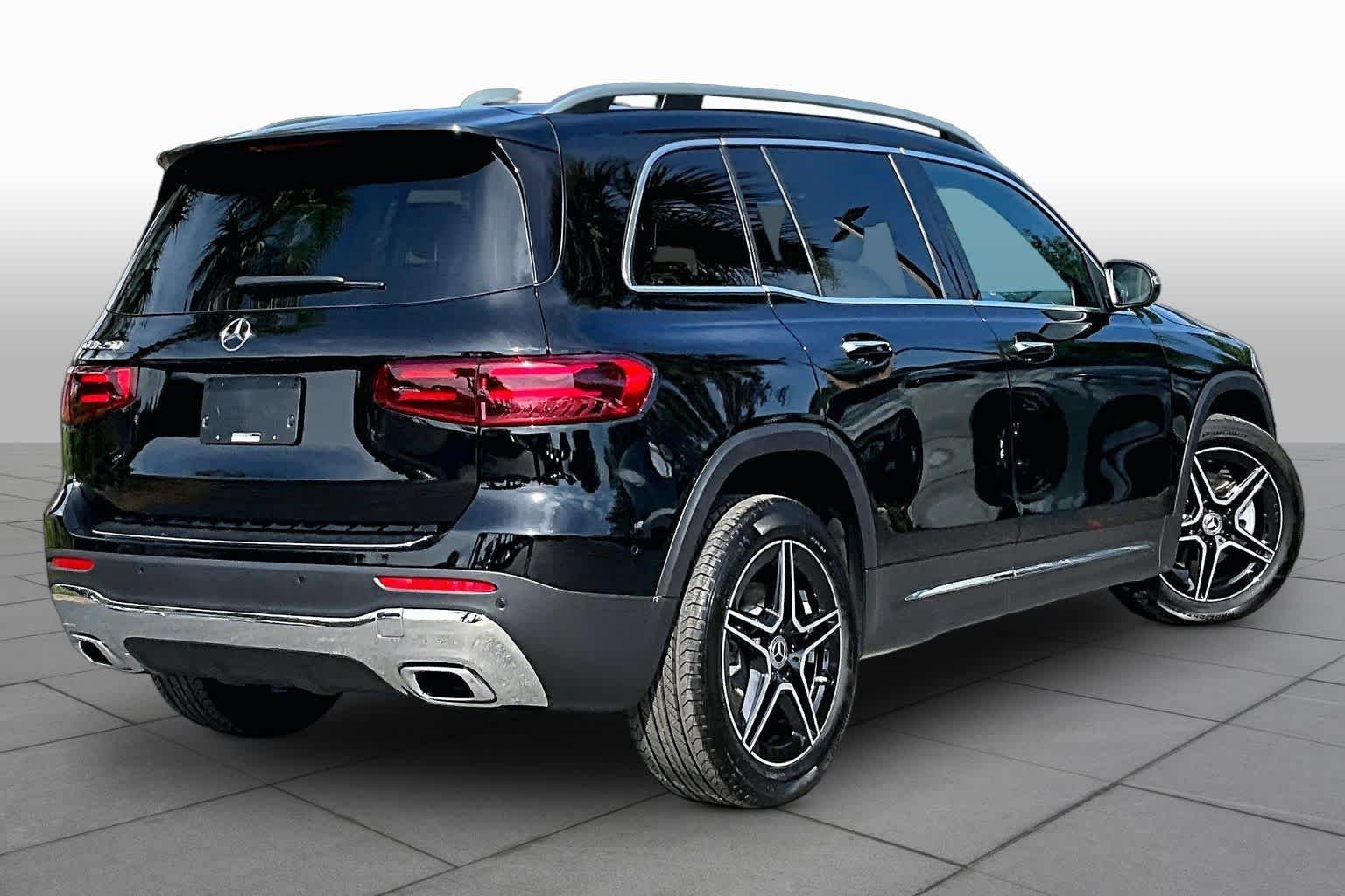 Used 2026 Night Black Mercedes-Benz GLB 250 image 13