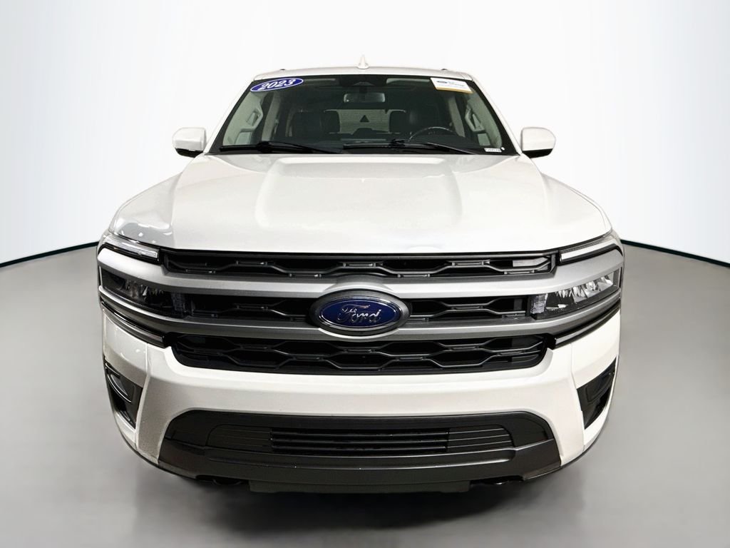 Used 2023 Star White Metallic Tri-Coat Ford XLT image 2