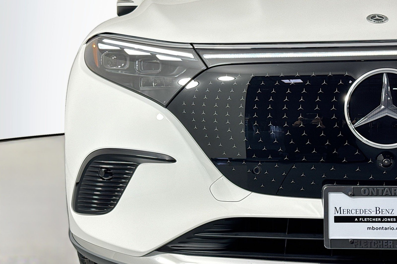 New 2026 Polar White Mercedes-Benz EQS 400 4MATIC® SUV image 13