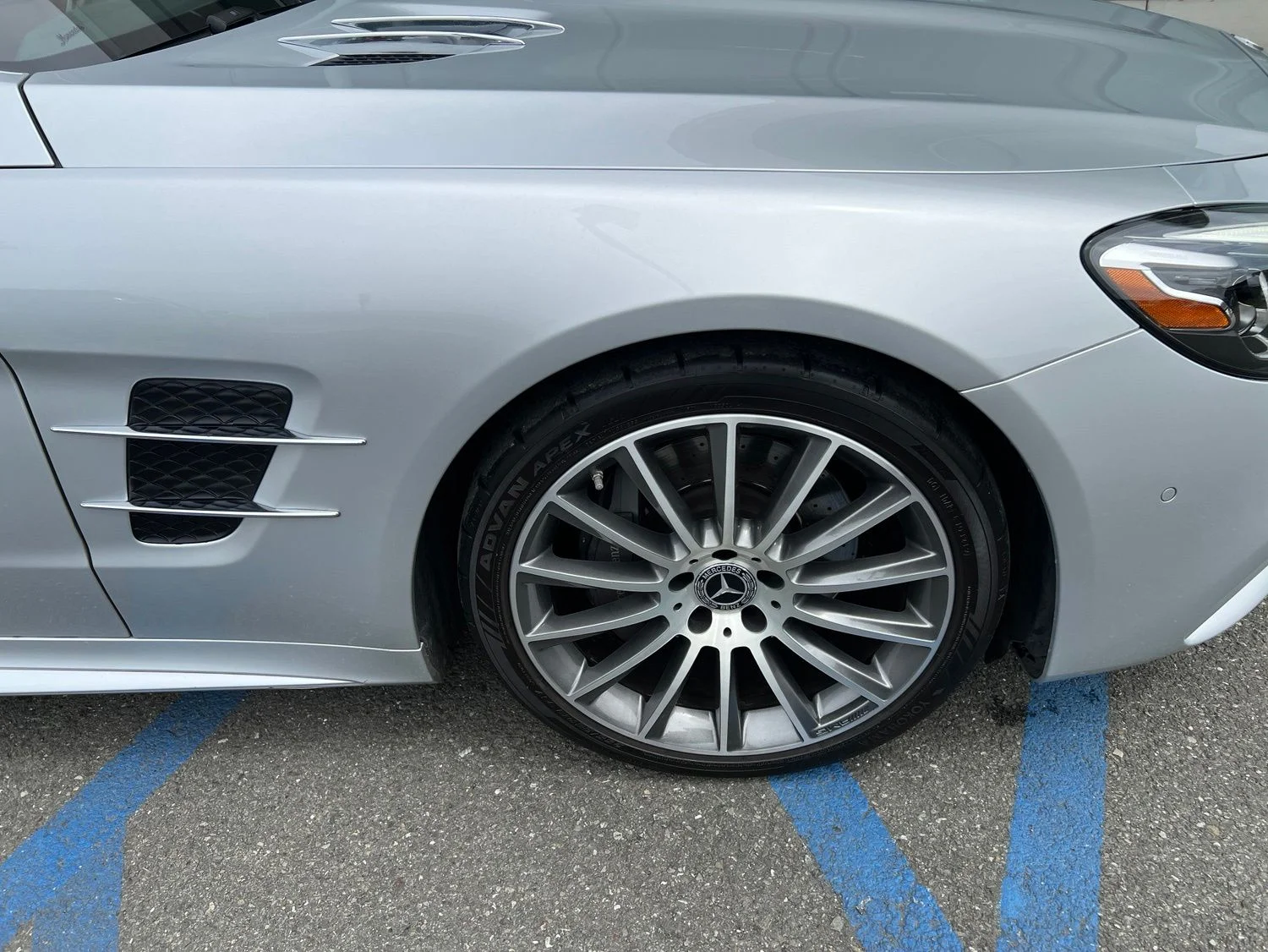 Used 2019 Silver Mercedes-Benz SL 550 image 13
