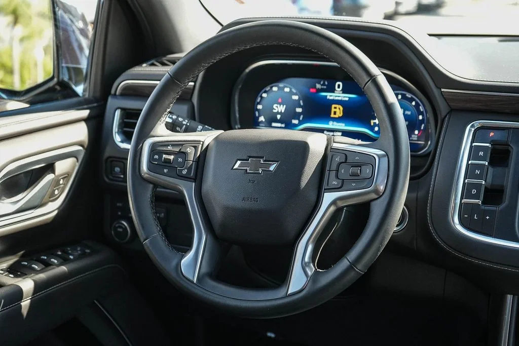 Used 2023 Gray Chevrolet Z71 image 14