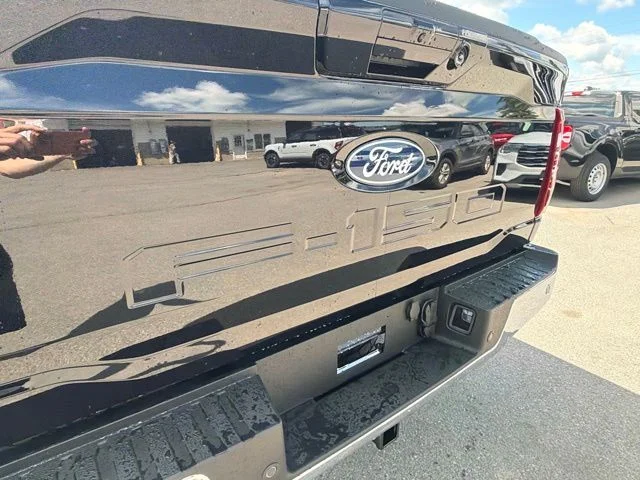 New 2026 Agate Black Metallic Ford XLT image 15