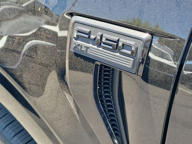 New 2026 Agate Black Metallic Ford XLT image 24