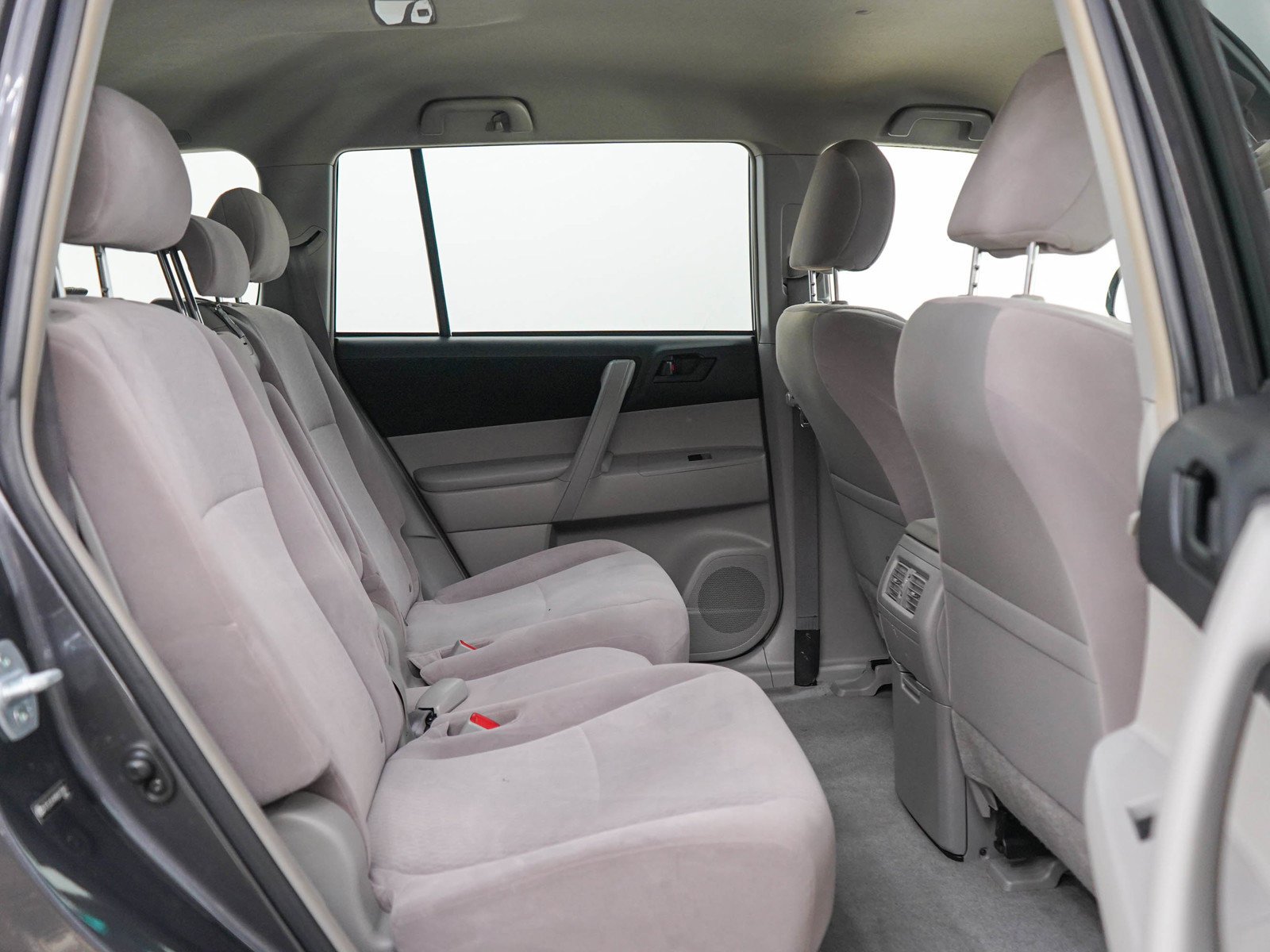 Used 2008 Magnetic Gray Metallic Toyota Base image 12