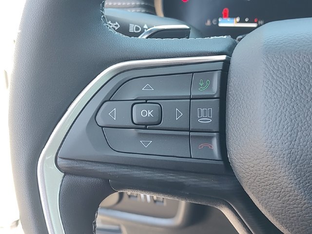 New 2027 Bright White Clear-Coat Paint Jeep Laredo X image 23