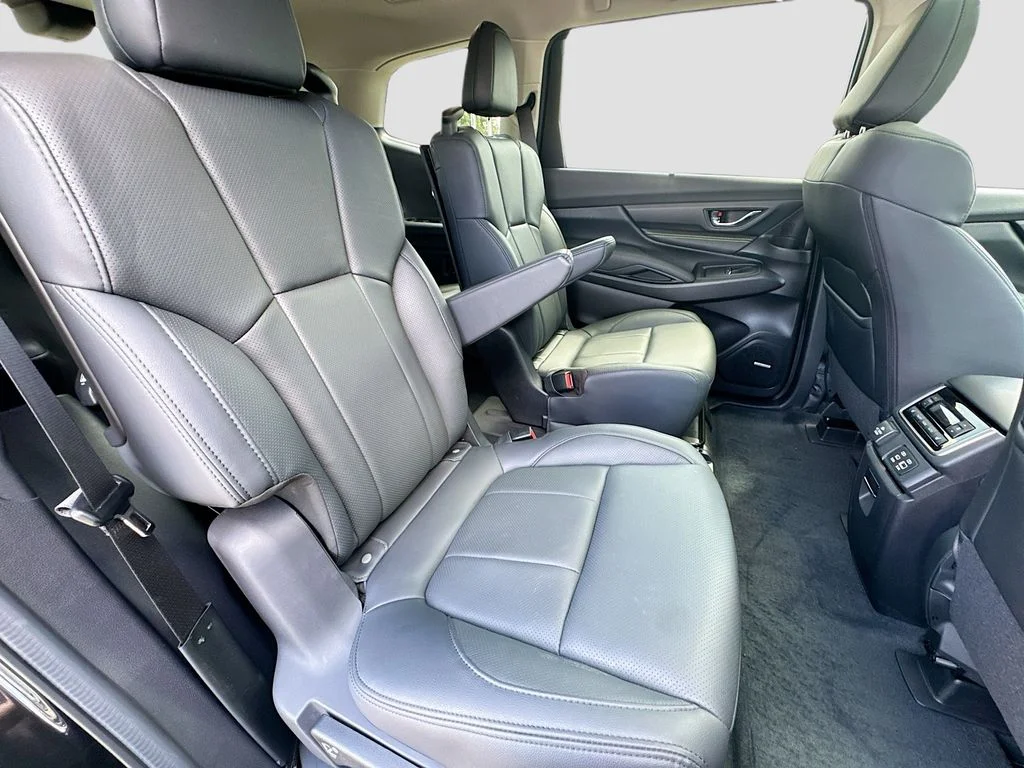 Used 2025 Black Subaru Onyx Edition Touring image 36
