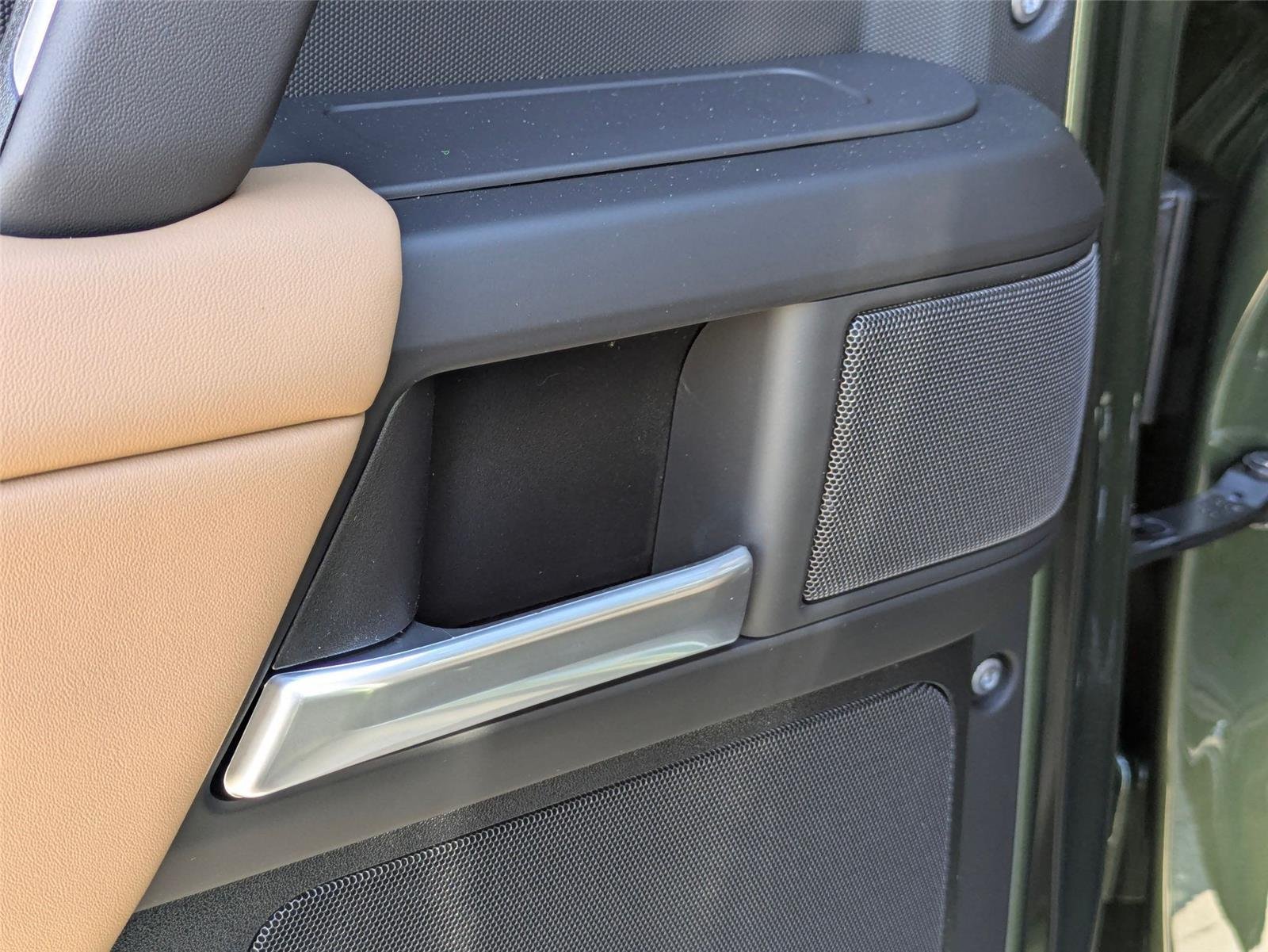 New 2026 Woolstone Green Land Rover S image 28