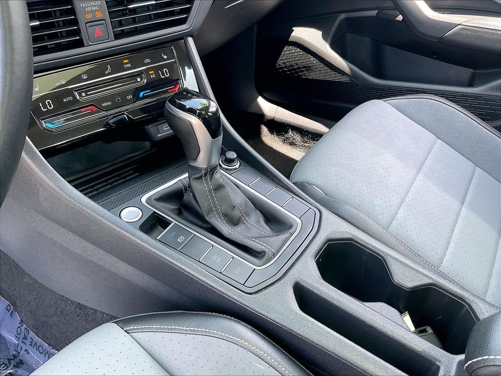 Used 2025 Platinum Gray Metallic Volkswagen 1.5T SE image 19