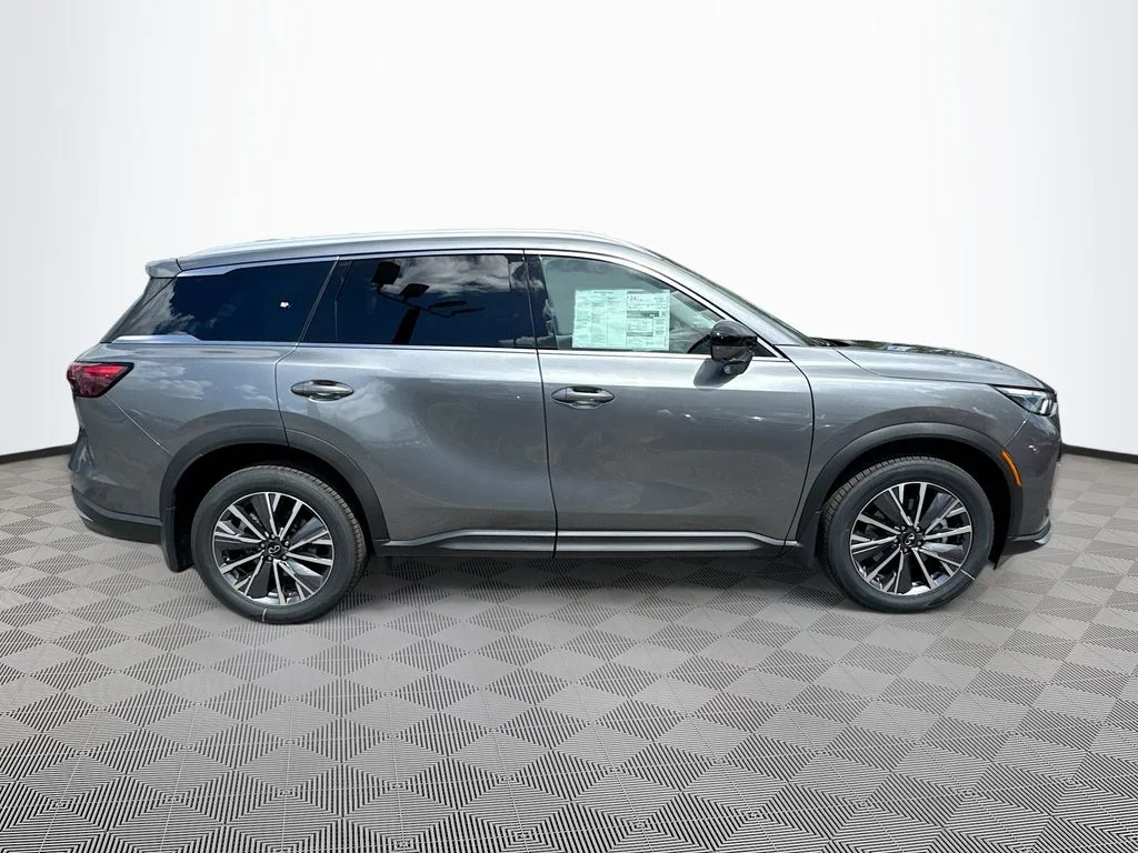 New 2027 GRAPHITE SHADOW INFINITI Luxe FWD image 4