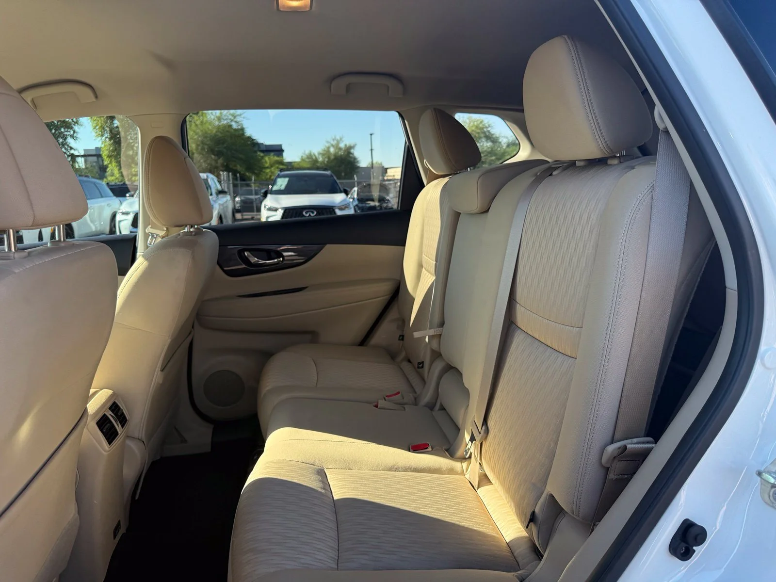 Used 2020 Pearl White Tricoat Nissan SV image 7
