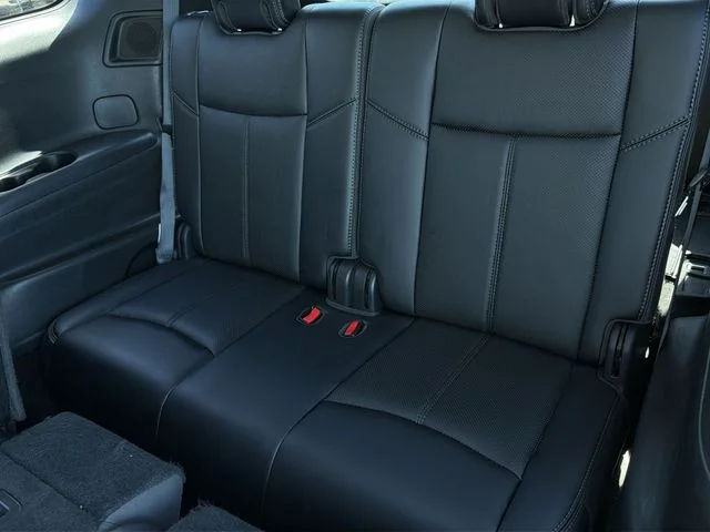 Used 2018 Silver Nissan Platinum image 21