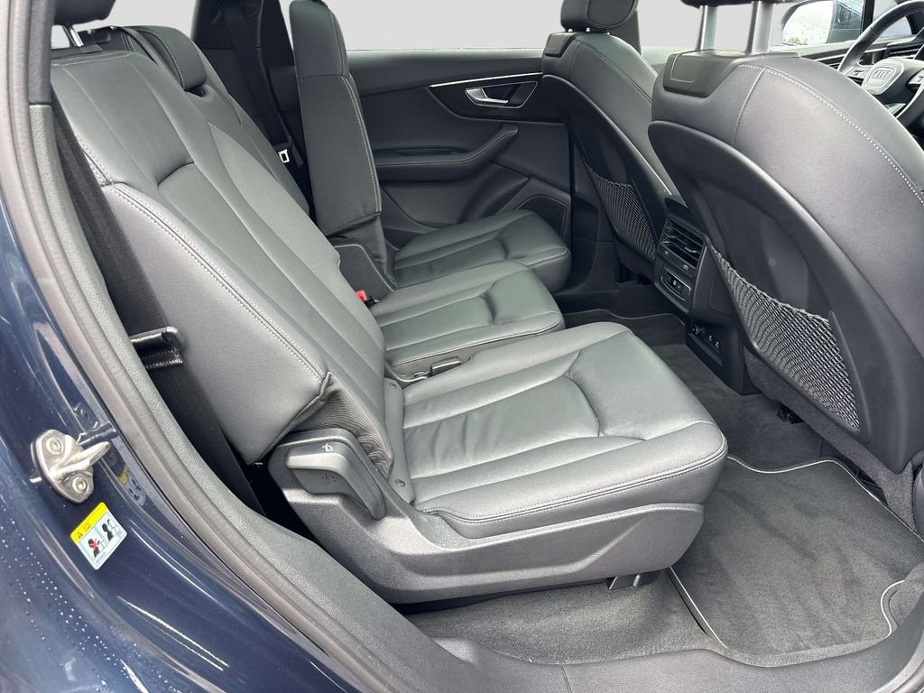 Used 2025  Audi 55 Premium Plus image 17