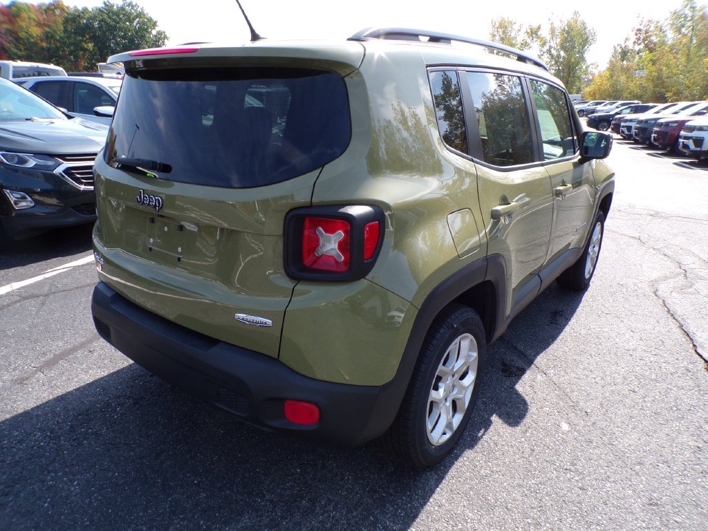 Used 2015 Green Jeep Latitude image 9