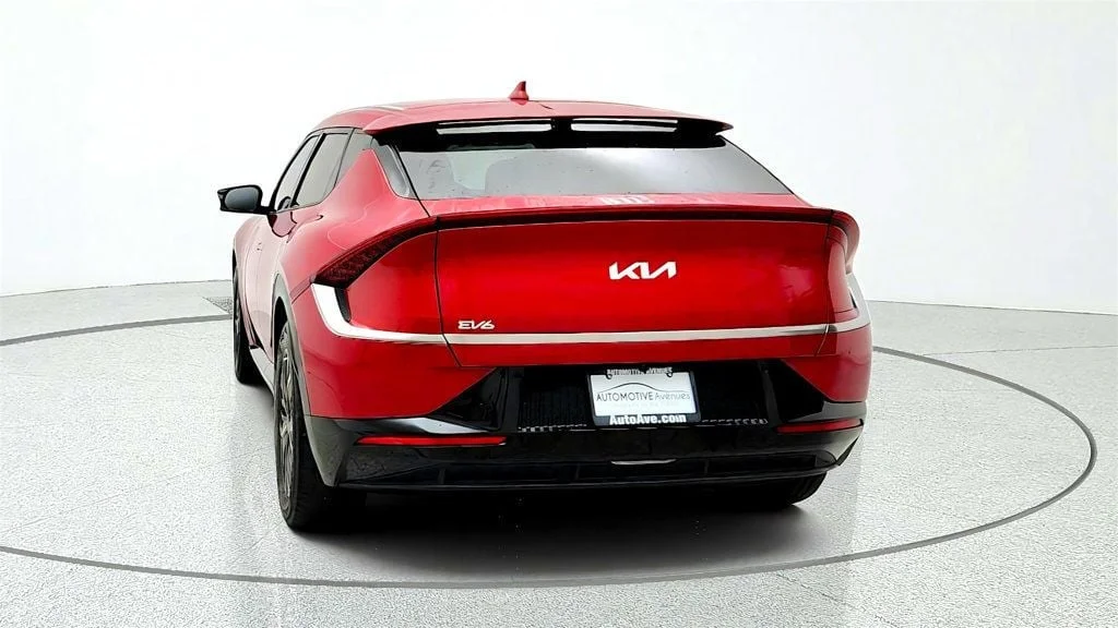 Used 2022 Runway Red Kia Wind RWD image 6