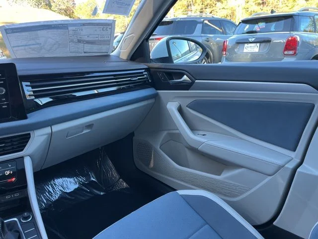 2026 Volkswagen Jetta SE - Photo 17