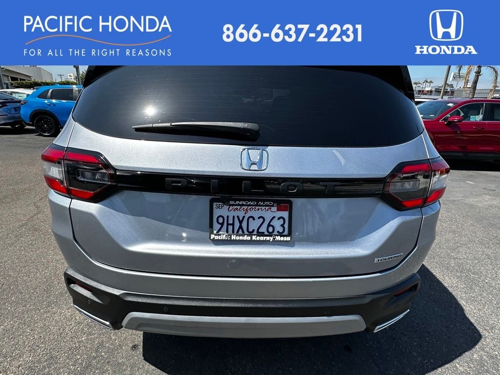 Used 2023  Honda Touring image 8