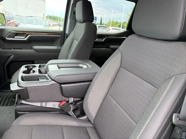 2026 GMC Sierra 1500 SLE - Photo 18