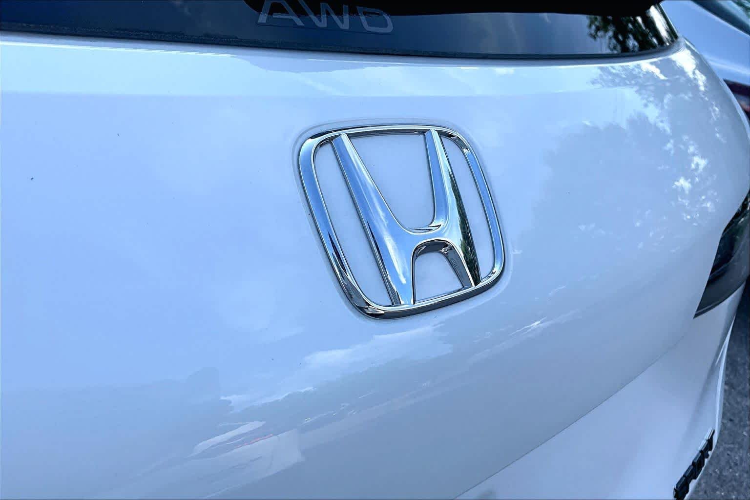 Used 2024 Platinum White Pearl Honda Sport image 29