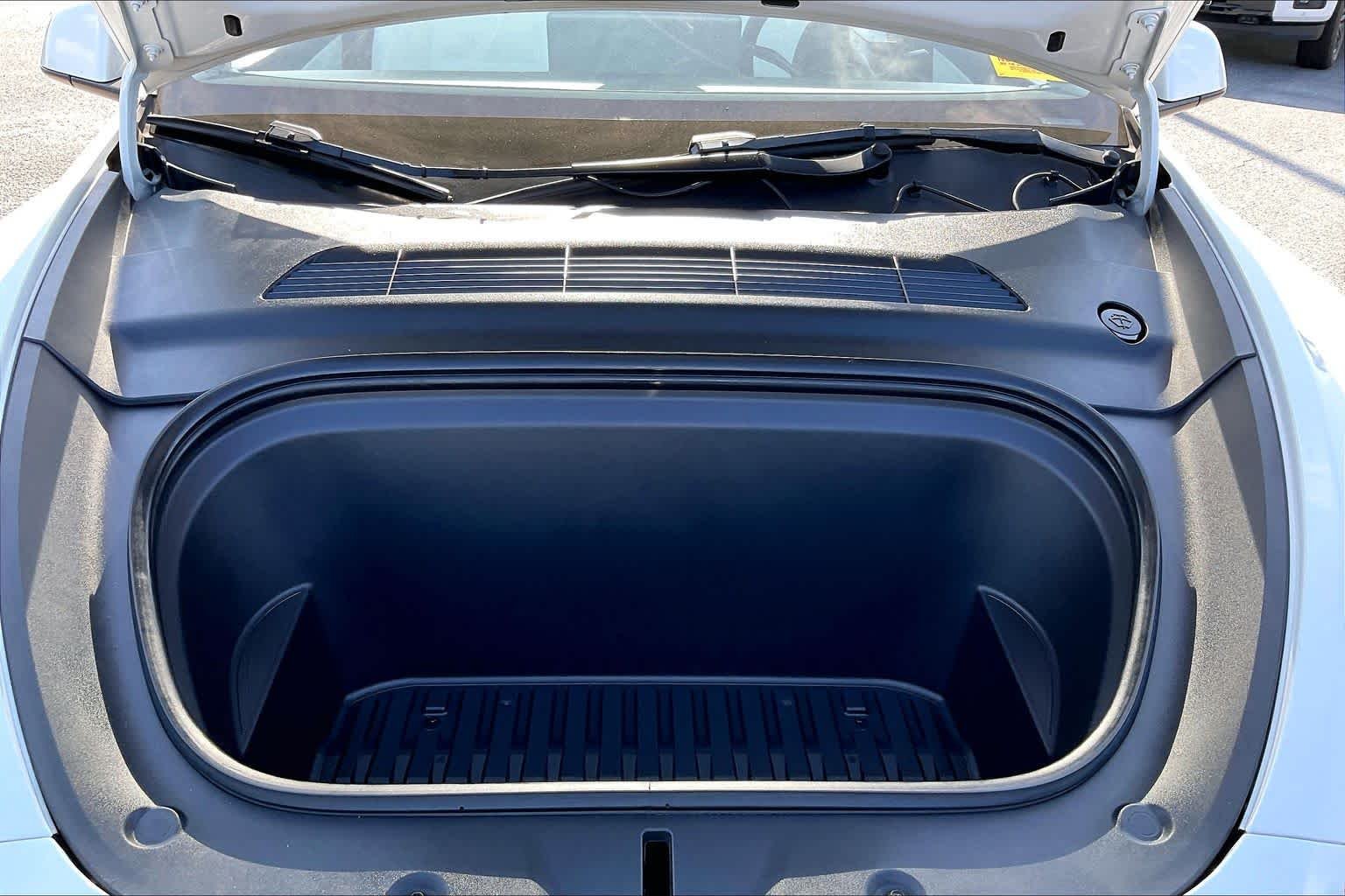 Used 2022 WHITE Tesla Long Range image 28