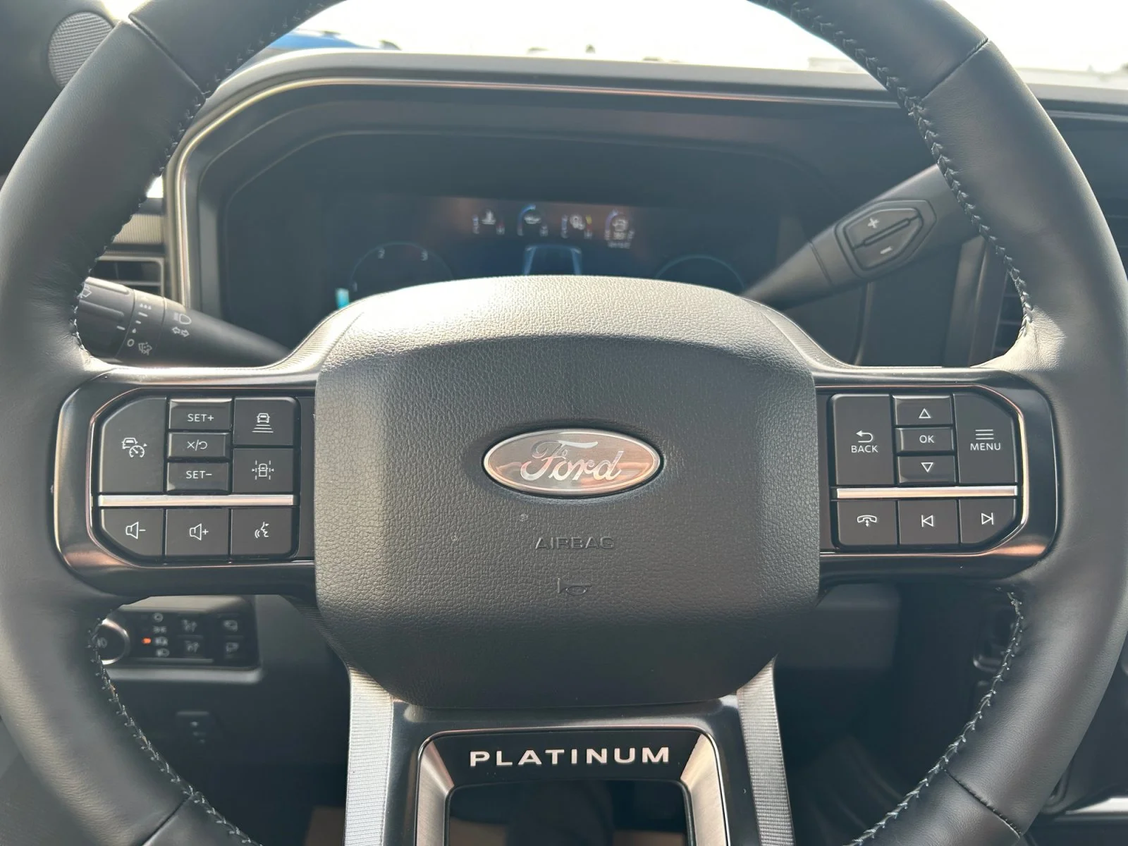 New 2027 Star White Metallic Tri-Coat Ford Platinum image 23