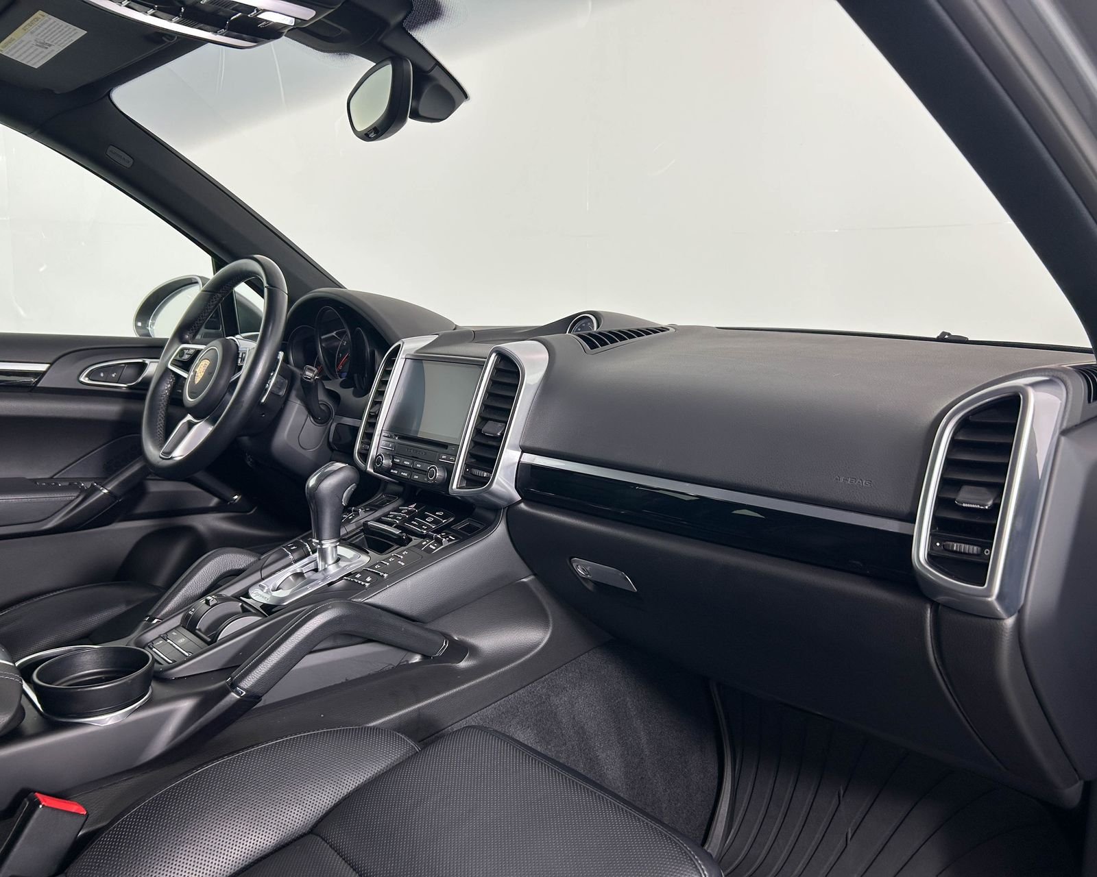 Used 2018 Gray Porsche Base image 22