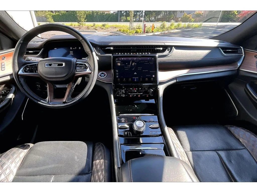 Used 2024 Black Jeep Summit image 15