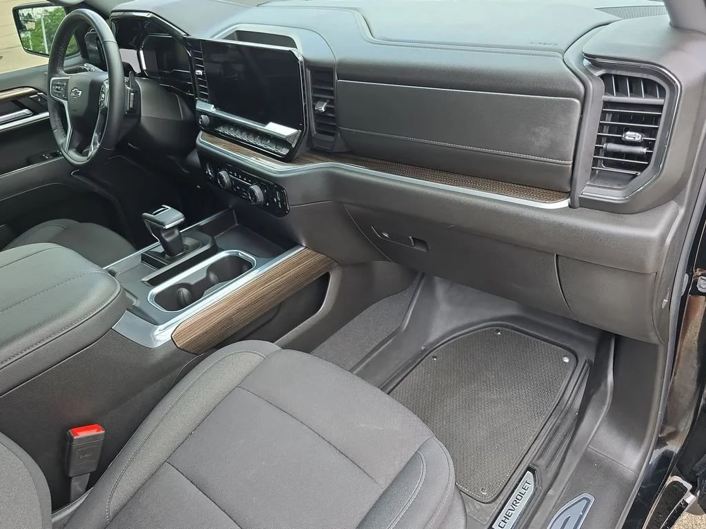 2024 Chevrolet Silverado 1500 RST - Photo 30