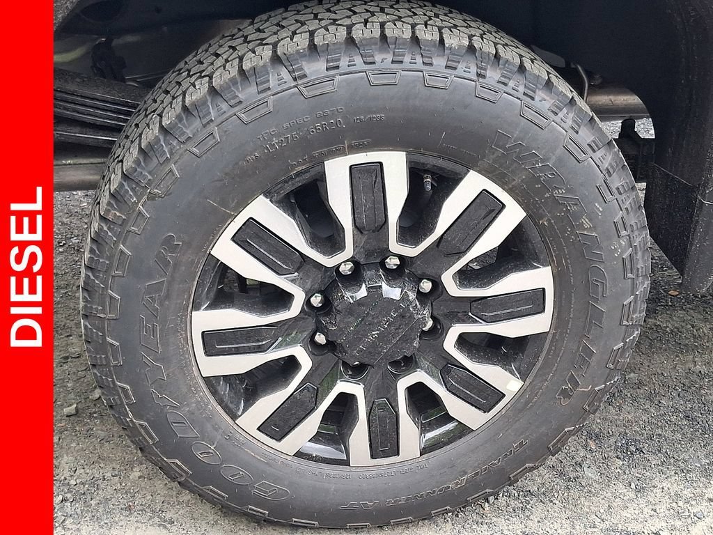 New 2026 Glacier White Tricoat GMC Denali Ultimate image 5