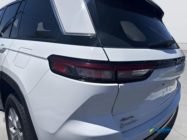 Used 2023 White Jeep Limited image 4