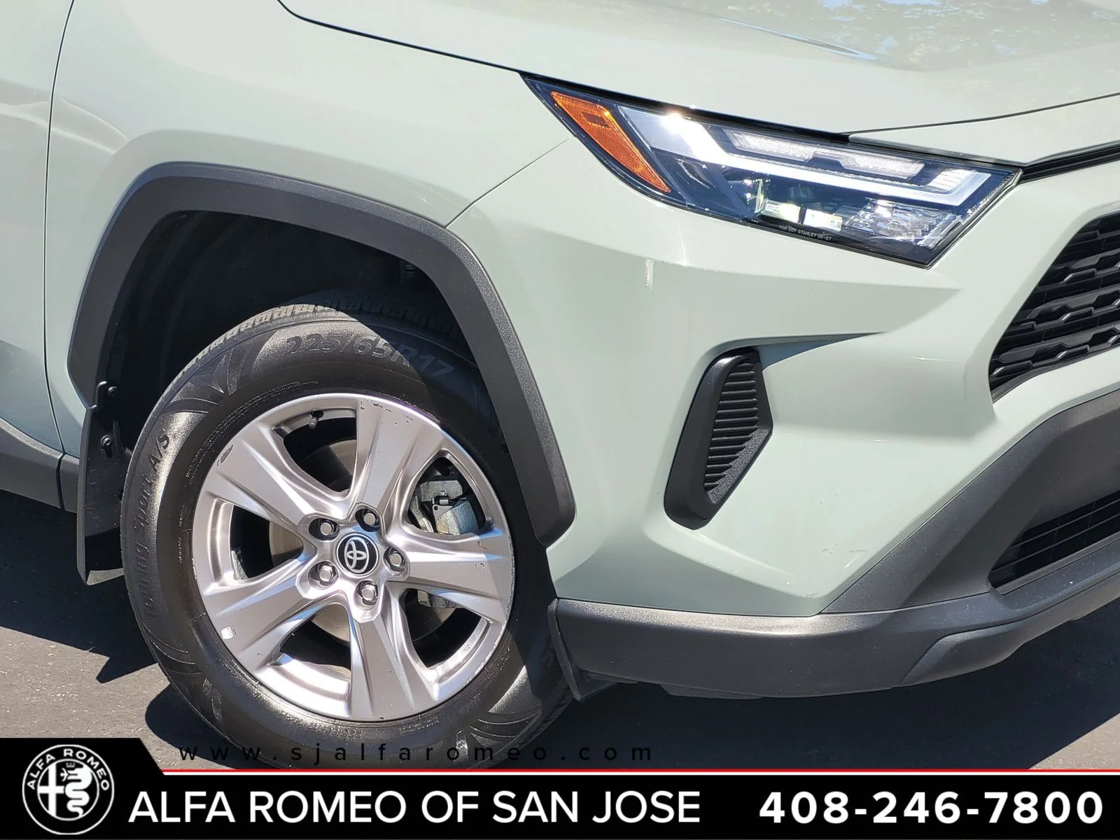 Used 2023  Toyota XLE image 5