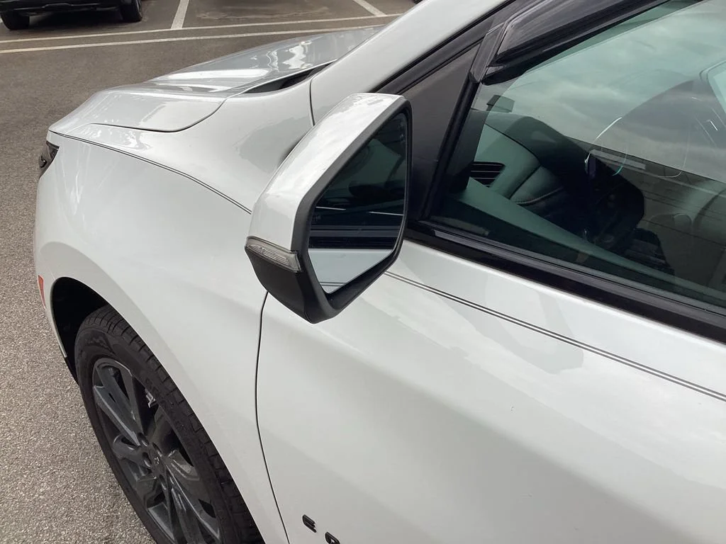 Used 2022 Summit White Chevrolet RS image 24